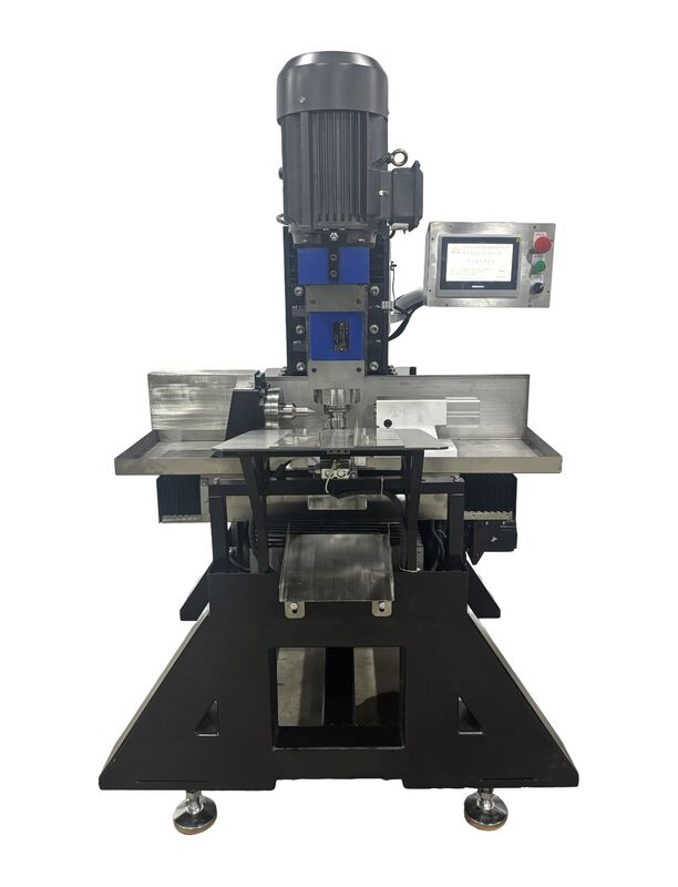 AXC-01 is a precision milling machine used for automatic feeding of drill chucks/tube chucks before heat treatment, featuring the function of automatically dividing angles for slotting.