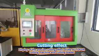 La machine de découpe AUTOFOR et la lame de coupe démontrent un effet de coupe précis